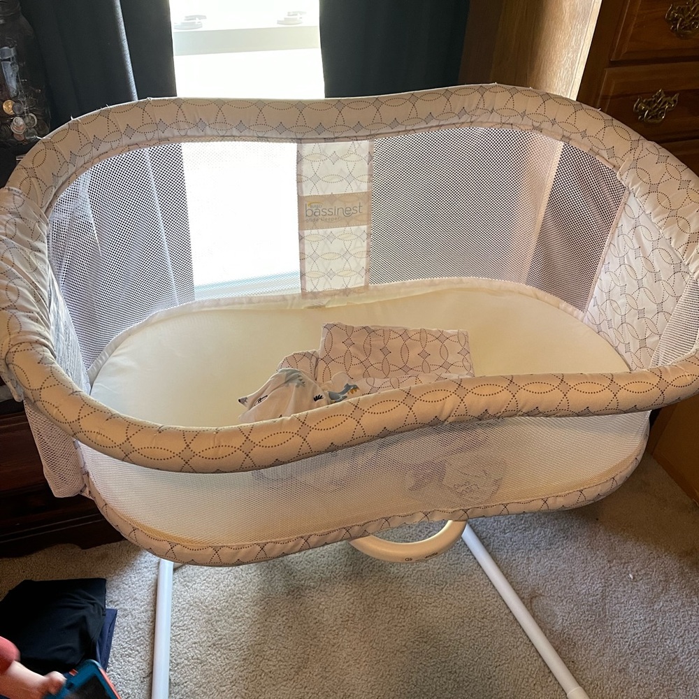 Halo Glide Bassinet